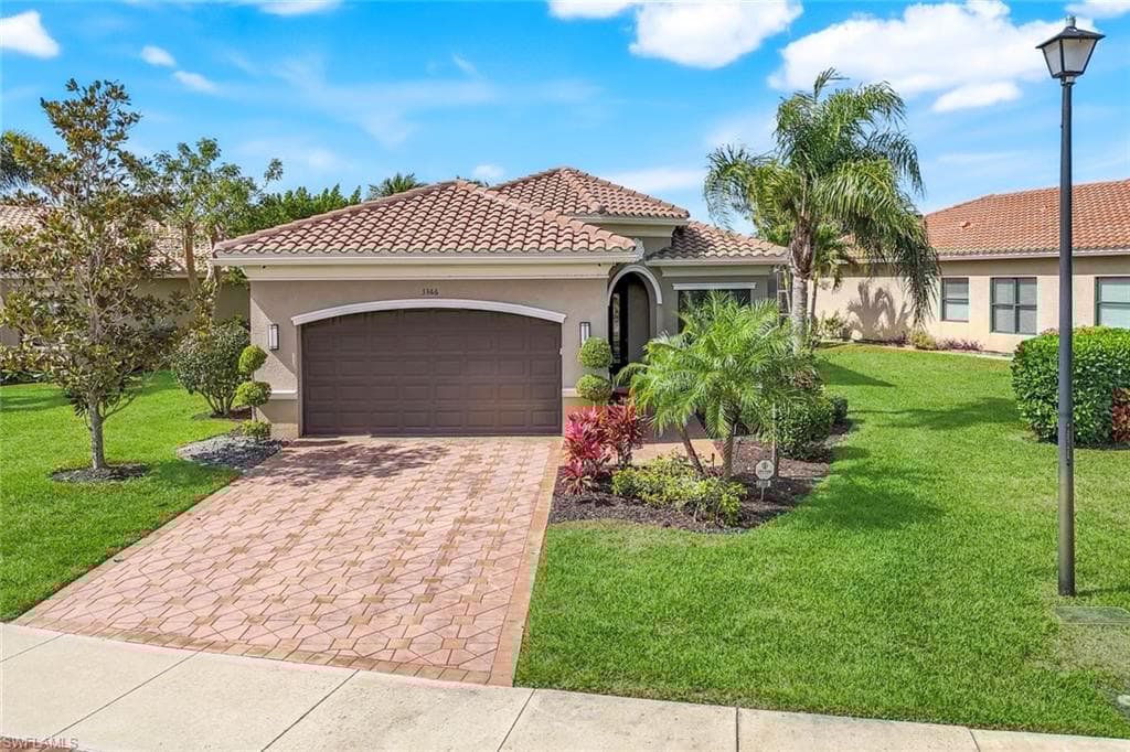 3366 Baltic Dr, Naples, FL 34119-2