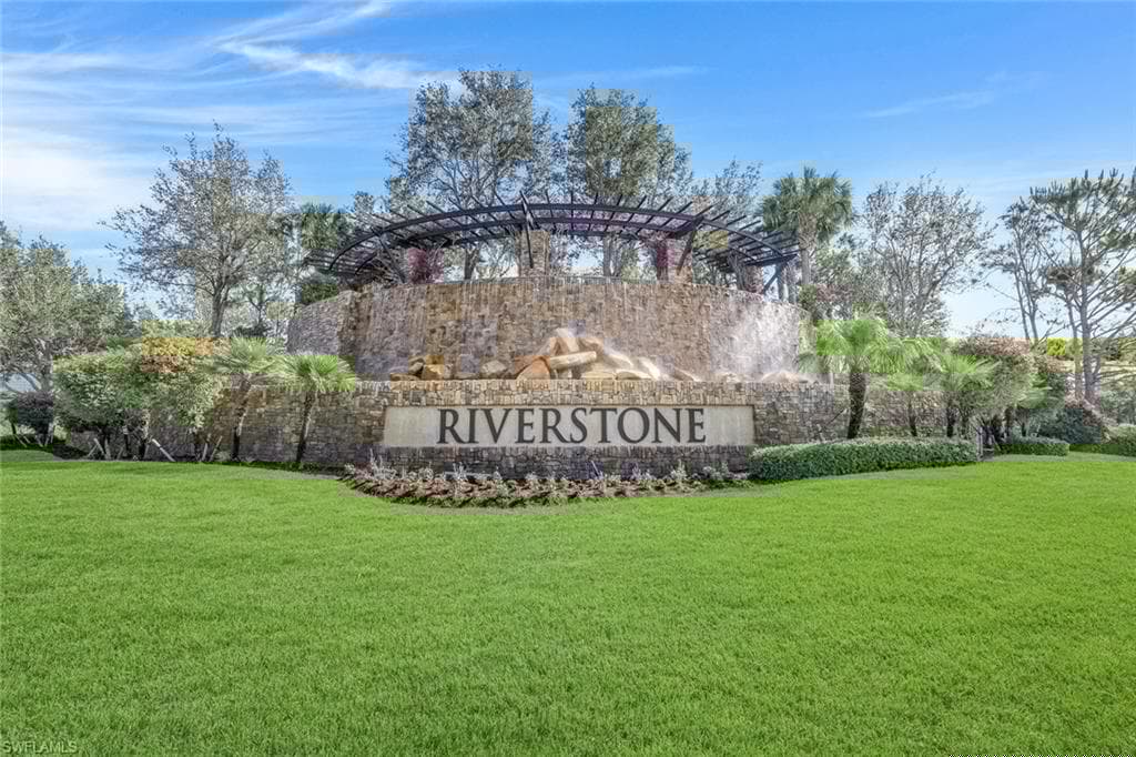 3366 Baltic Dr, Naples, FL 34119-40