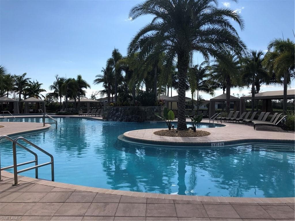 3366 Baltic Dr, Naples, FL 34119-48