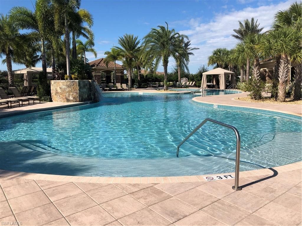 3366 Baltic Dr, Naples, FL 34119-49