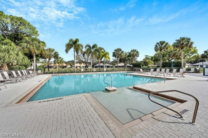 6835 Old Banyan Way, Naples, FL 34109-20
