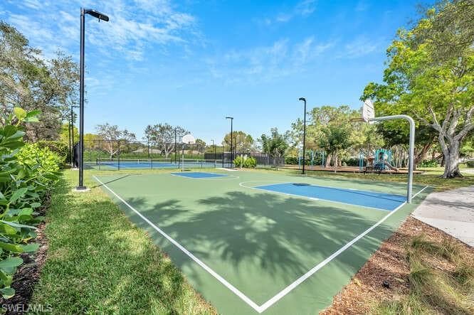 6835 Old Banyan Way, Naples, FL 34109-22