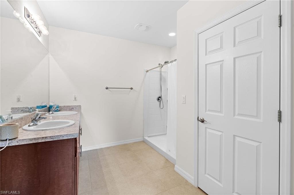 624 28th St, Cape Coral, FL 33993-15