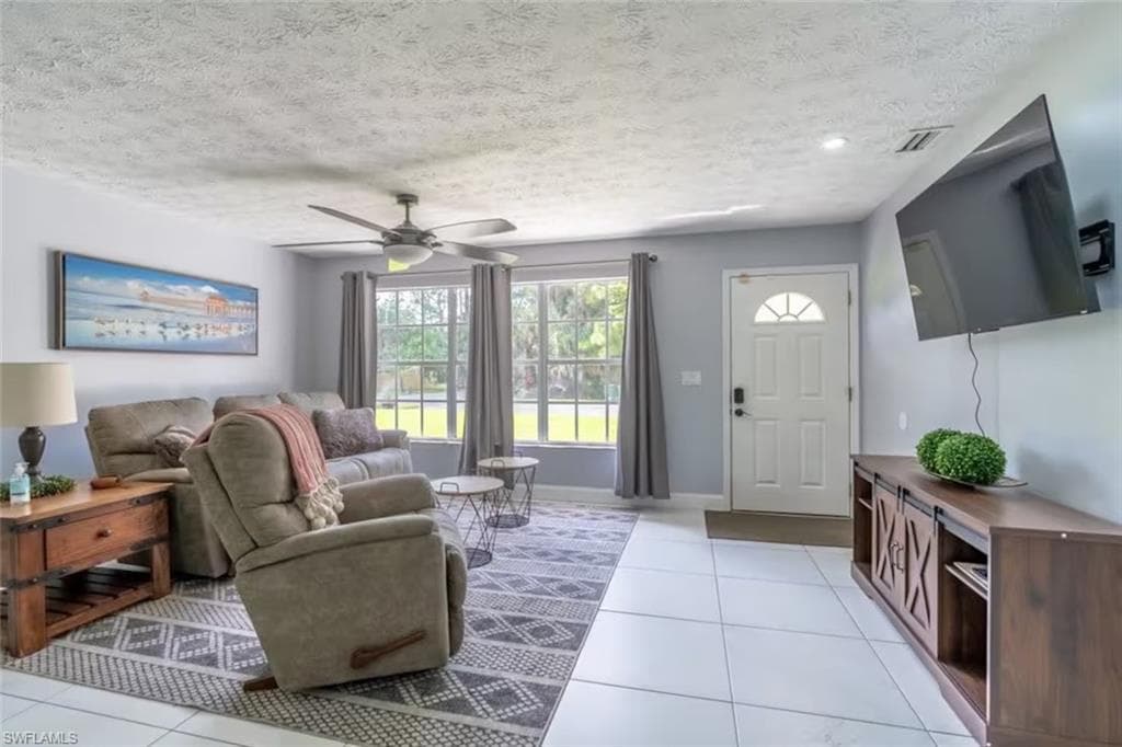 230 1st St NW, Naples, FL 34120-10