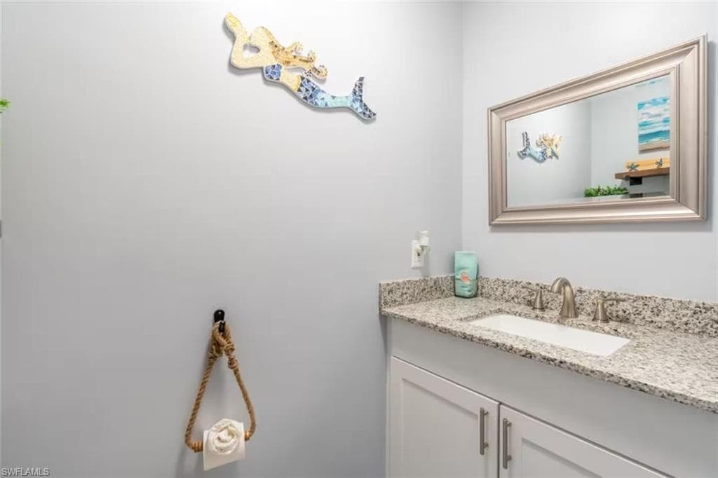 230 1st St NW, Naples, FL 34120-14