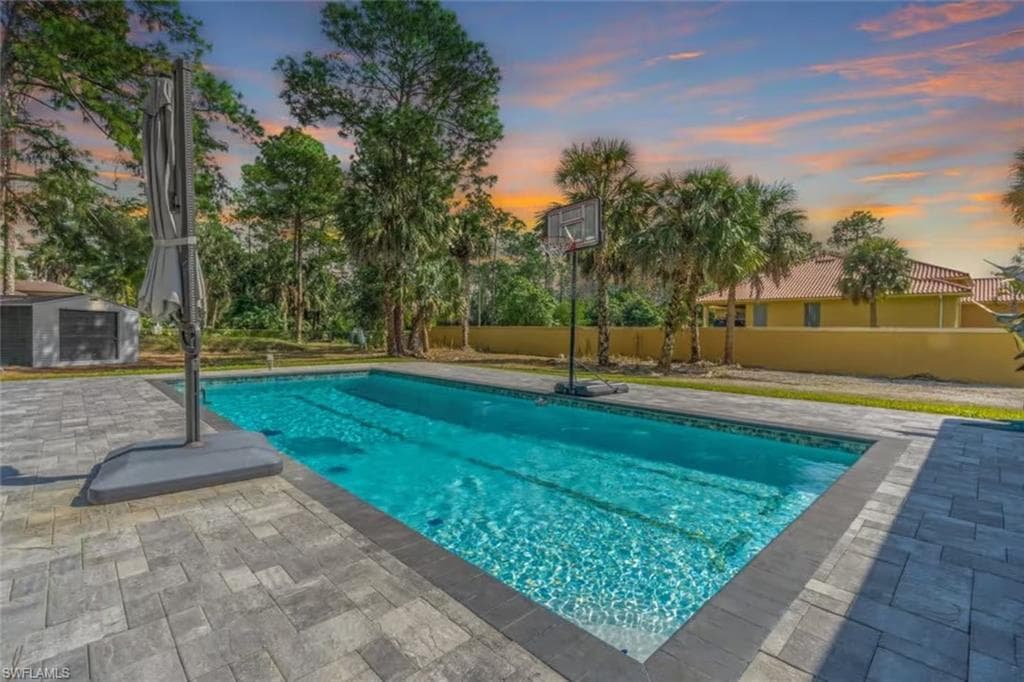 230 1st St NW, Naples, FL 34120-1