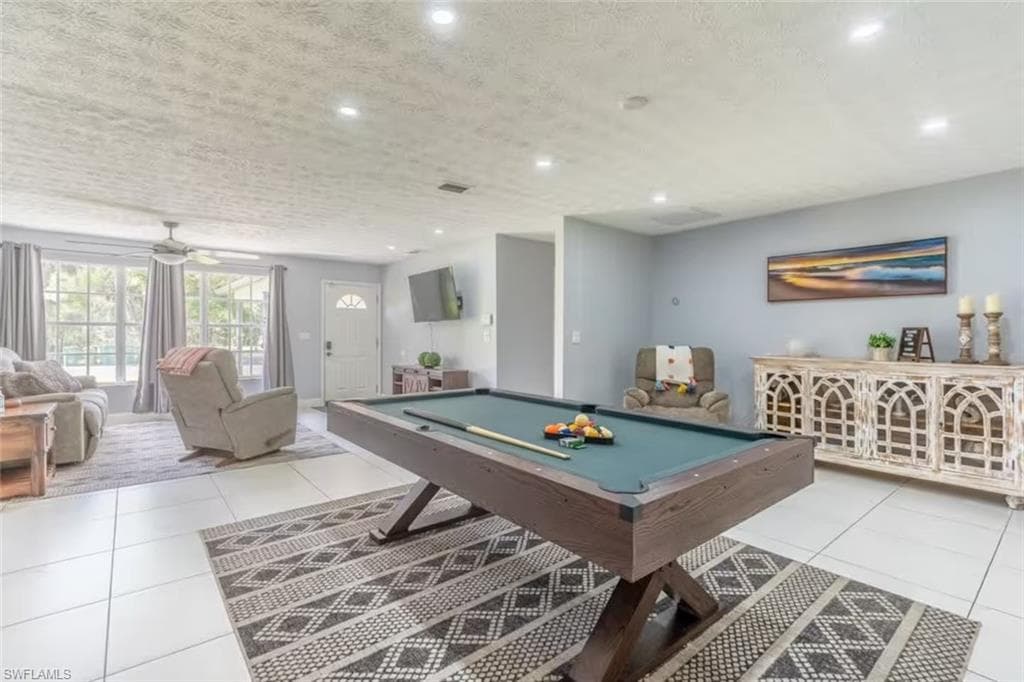 230 1st St NW, Naples, FL 34120-23
