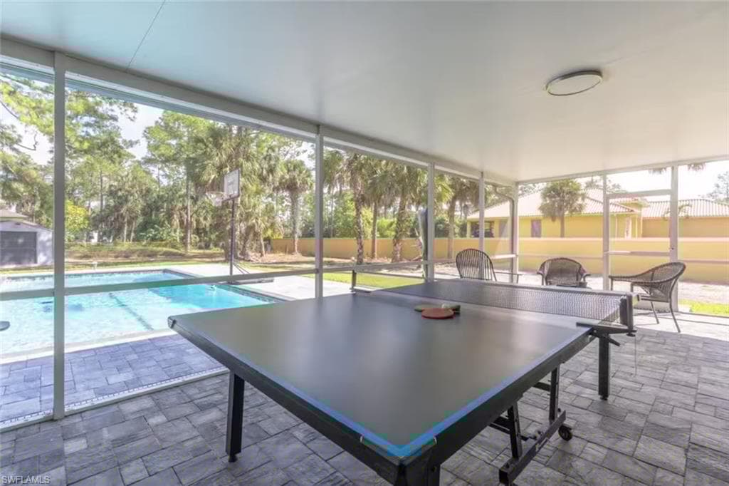 230 1st St NW, Naples, FL 34120-29
