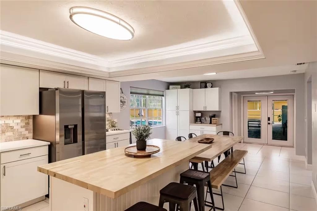 230 1st St NW, Naples, FL 34120-36