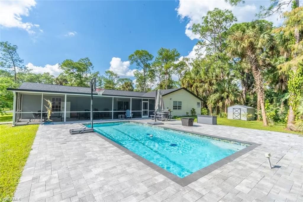 230 1st St NW, Naples, FL 34120-45