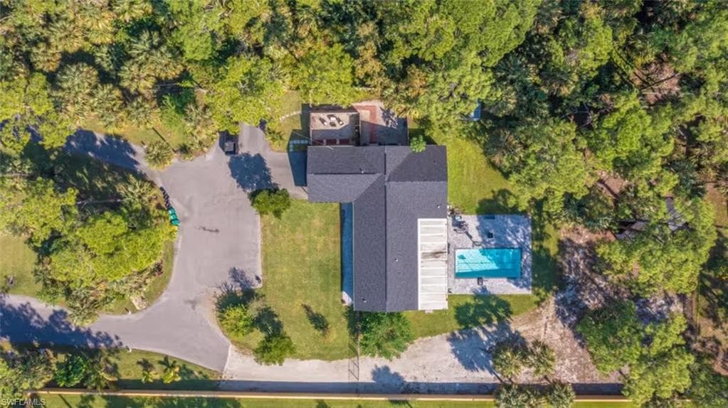 230 1st St NW, Naples, FL 34120-4