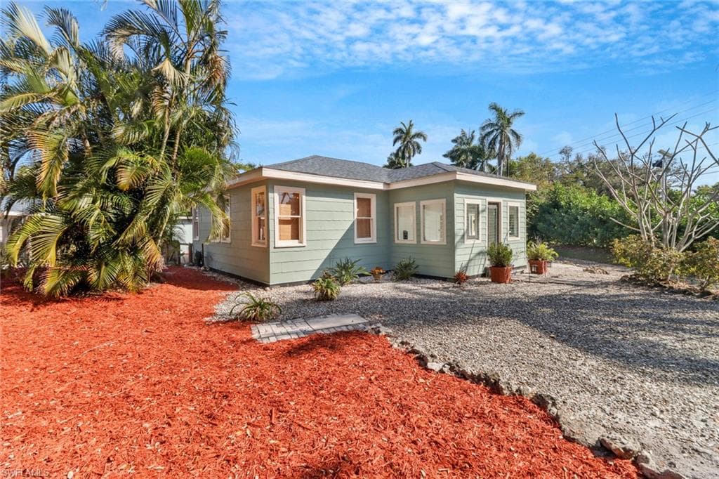 847 James St, Fort Myers, FL 33916-4