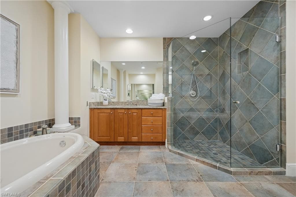 3765 Montreux Ln 1-101, Naples, FL 34114-19