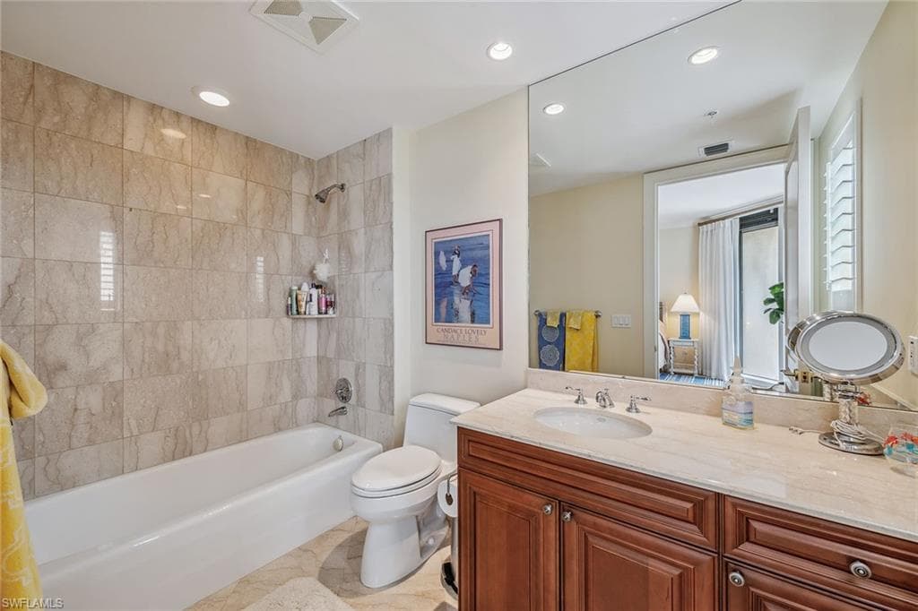 8787 Bay Colony Dr 903, Naples, FL 34108-26
