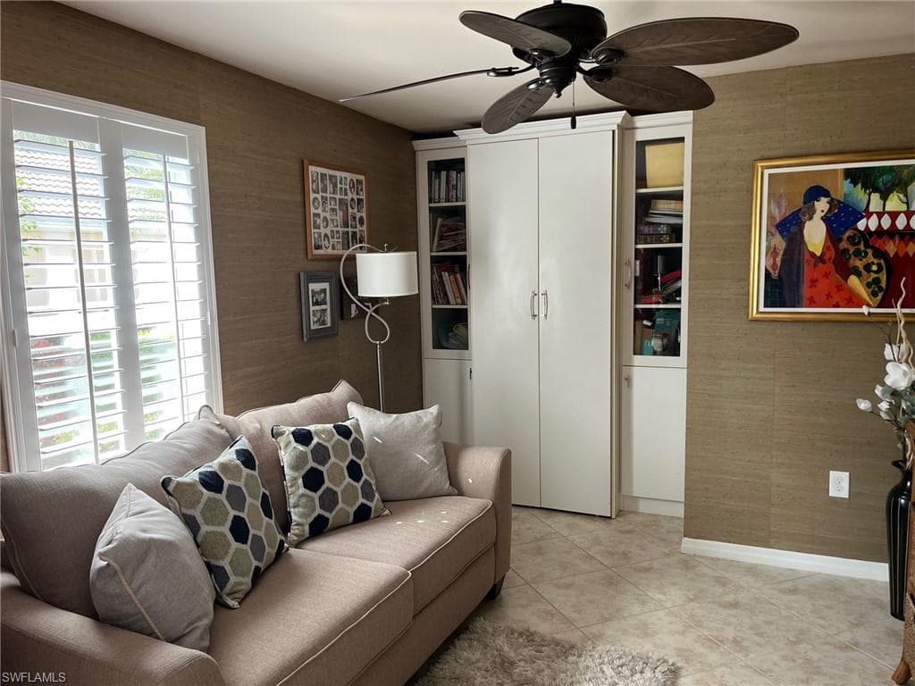 8494 Karina Ct, Naples, FL 34114-11