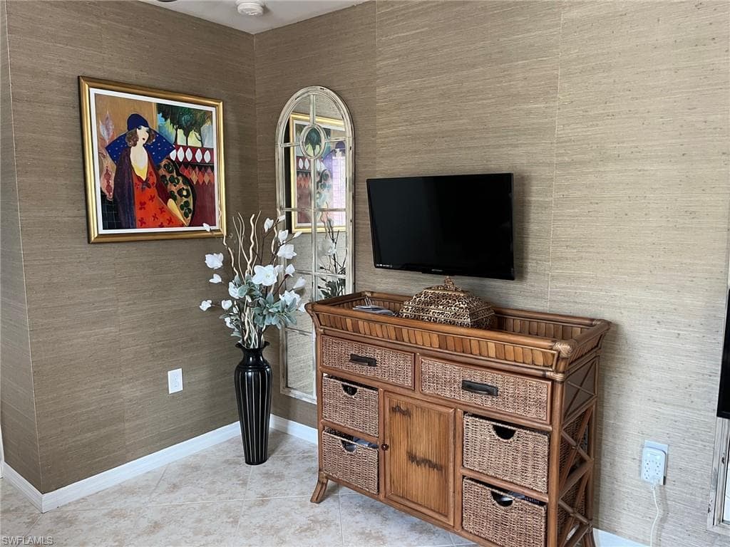 8494 Karina Ct, Naples, FL 34114-12