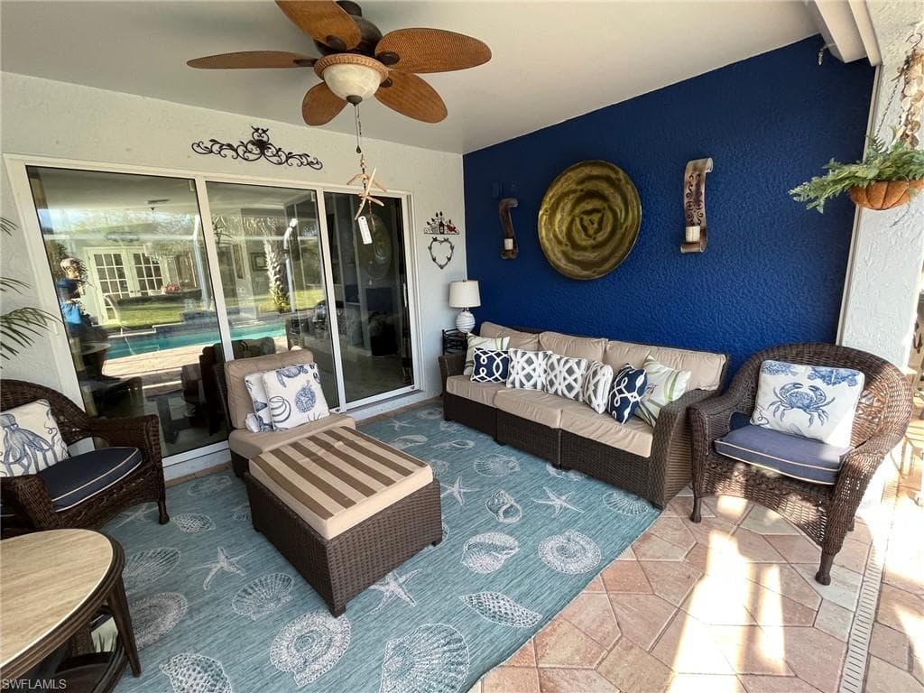 8494 Karina Ct, Naples, FL 34114-21