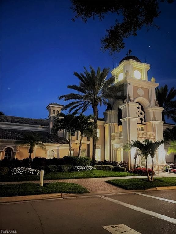 8494 Karina Ct, Naples, FL 34114-27
