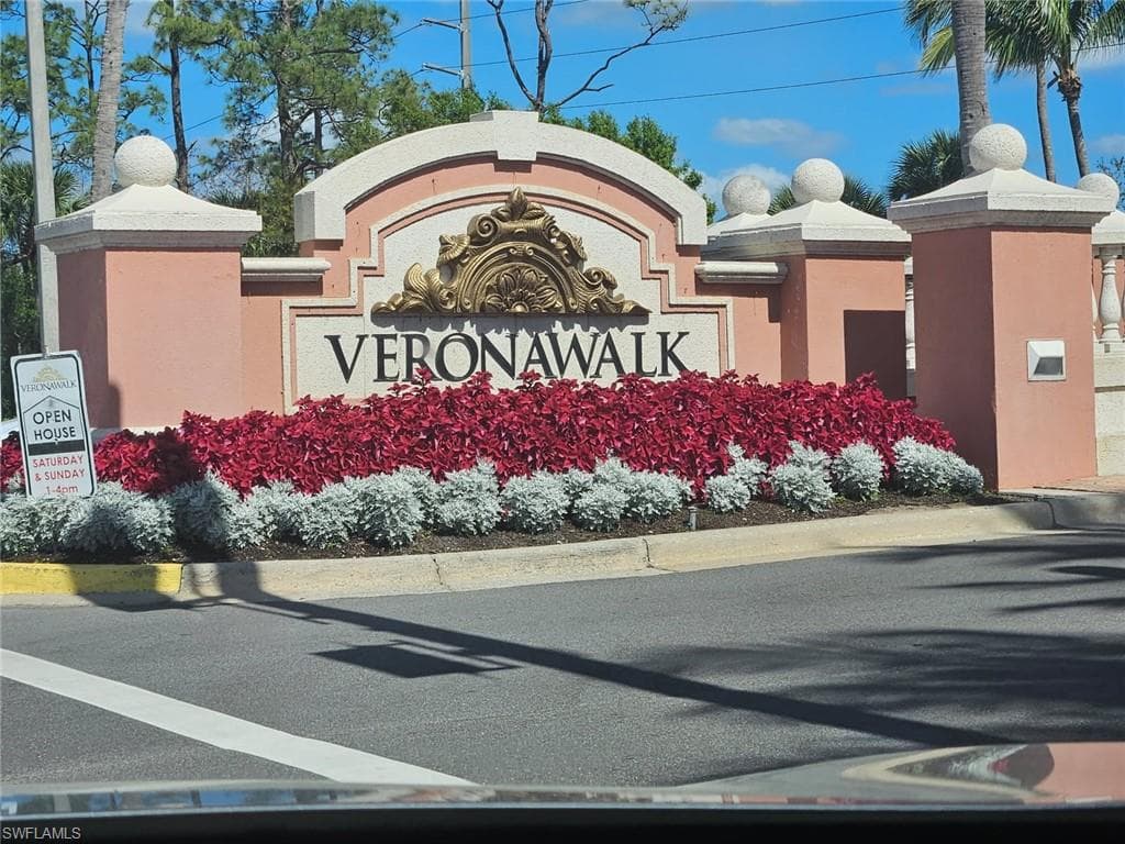 8494 Karina Ct, Naples, FL 34114-1