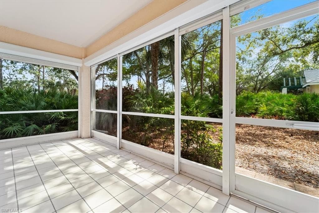 2868 Aintree Ln M101, Naples, FL 34112-29