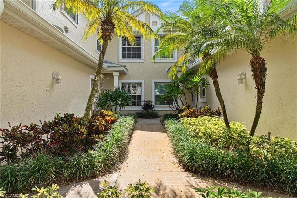 2868 Aintree Ln M101, Naples, FL 34112-34
