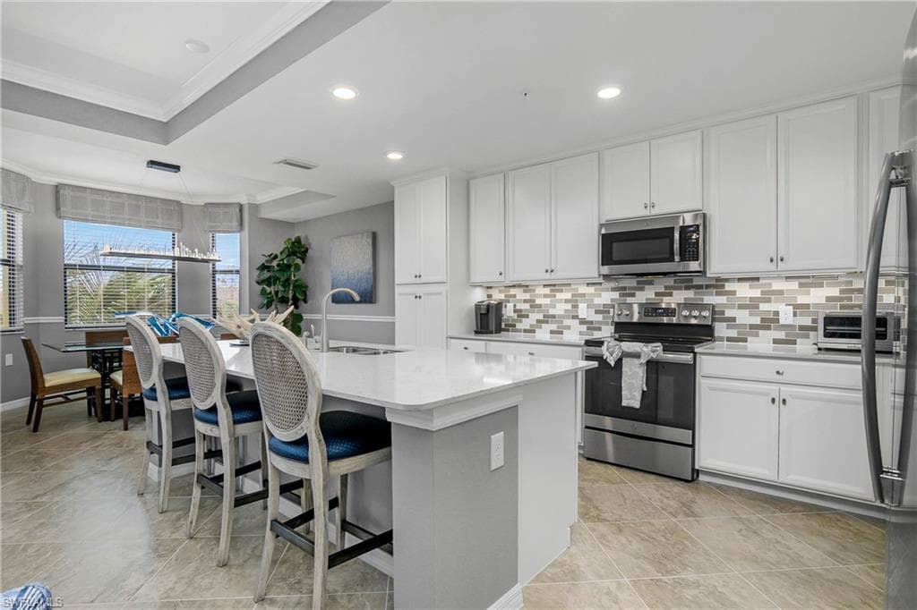 9584 Trevi Ct 5233, Naples, FL 34113-2