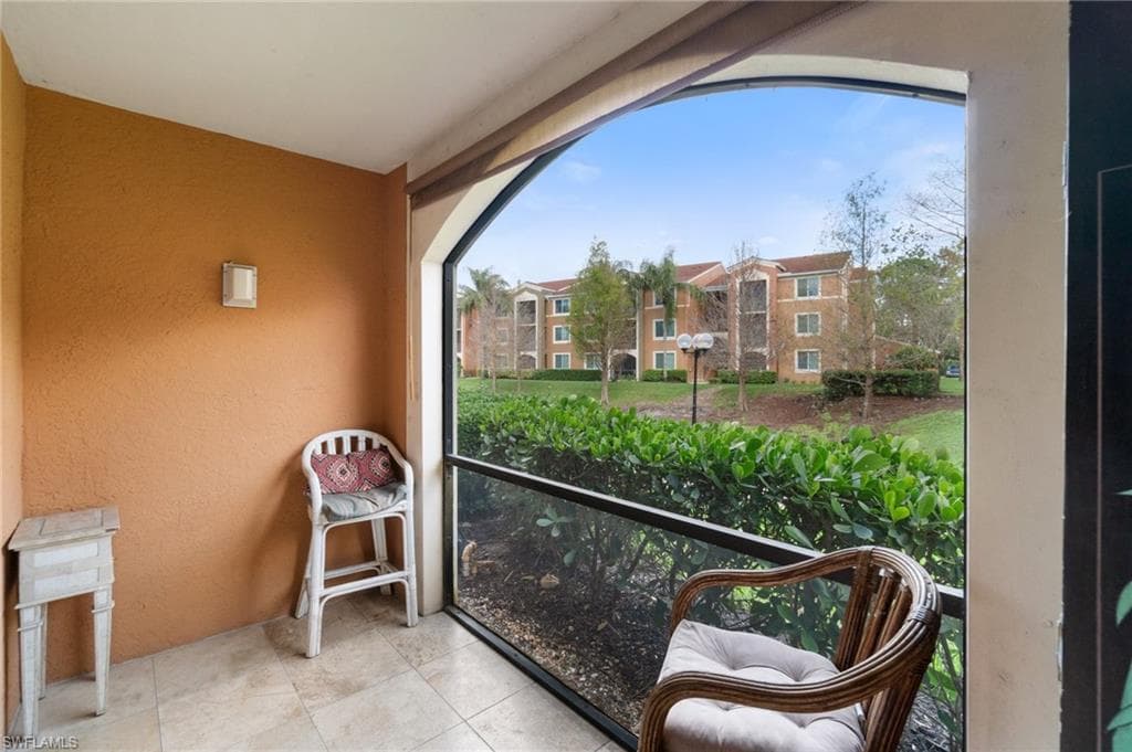 1220 Reserve Way 107, Naples, FL 34105-12