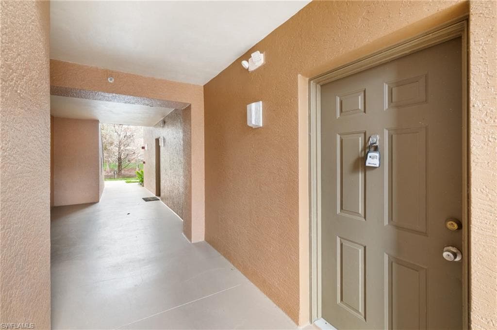 1220 Reserve Way 107, Naples, FL 34105-3