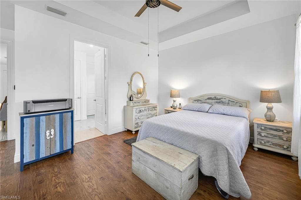 2555 68th Ave NE, Naples, FL 34120-22