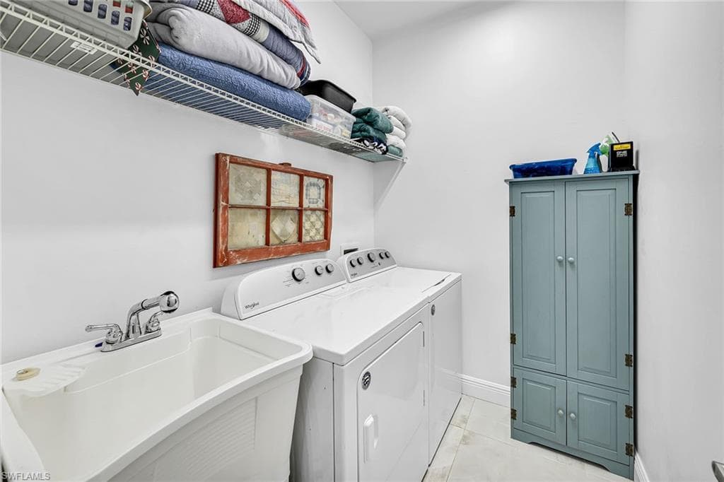 2555 68th Ave NE, Naples, FL 34120-30