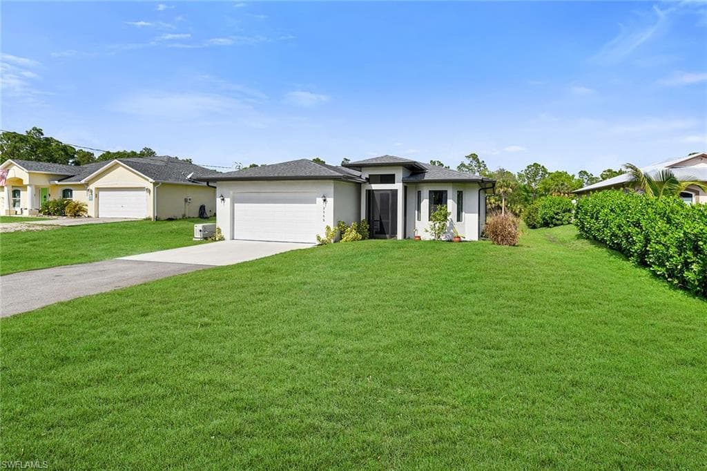 2555 68th Ave NE, Naples, FL 34120-40