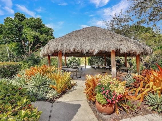 15435 Cedarwood Ln 5-301, Naples, FL 34110-26