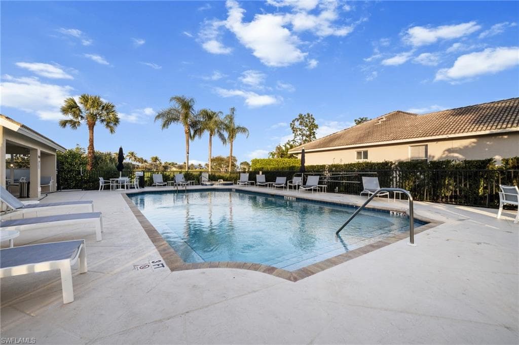 7019 Falcons Glen Blvd, Naples, FL 34113-35