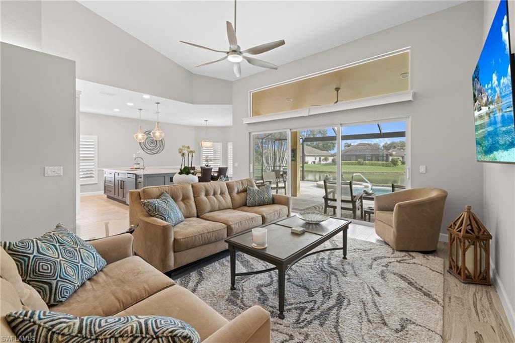 7019 Falcons Glen Blvd, Naples, FL 34113-8