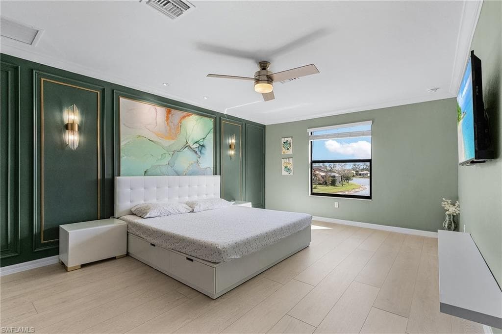 9221 Woodhurst Dr, Naples, FL 34120-19