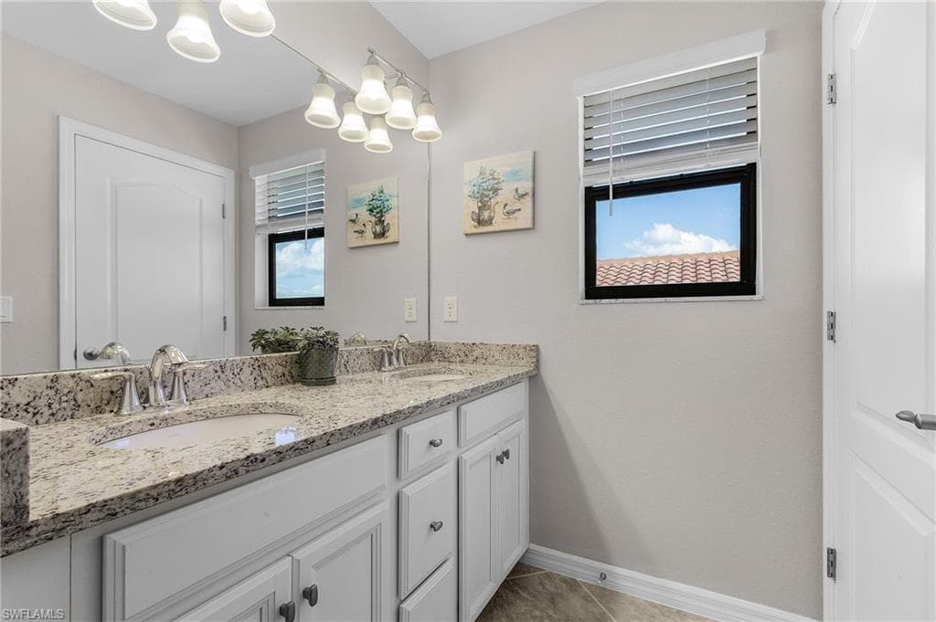 9221 Woodhurst Dr, Naples, FL 34120-25
