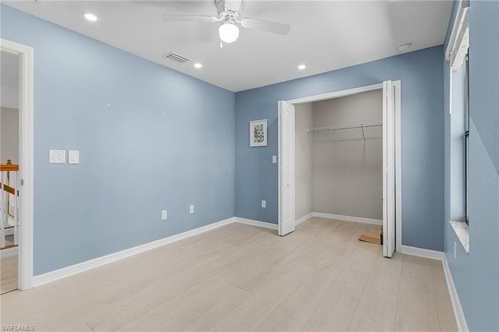9221 Woodhurst Dr, Naples, FL 34120-33