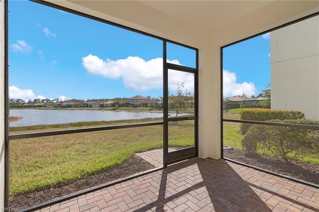 9221 Woodhurst Dr, Naples, FL 34120-39