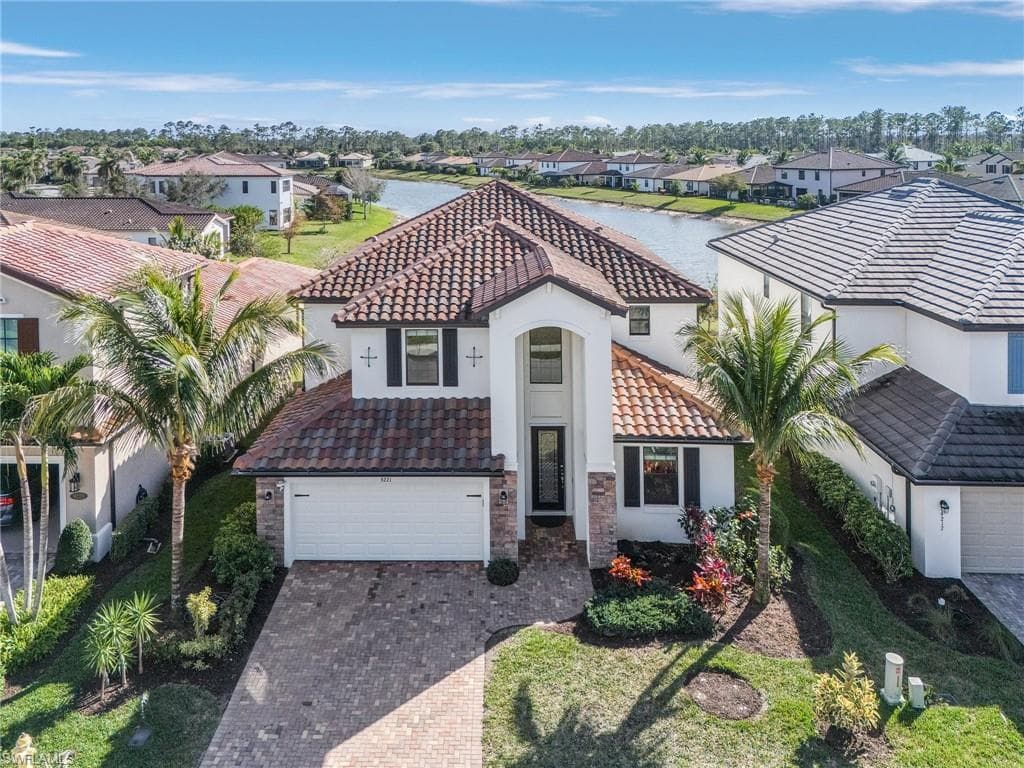 9221 Woodhurst Dr, Naples, FL 34120-41