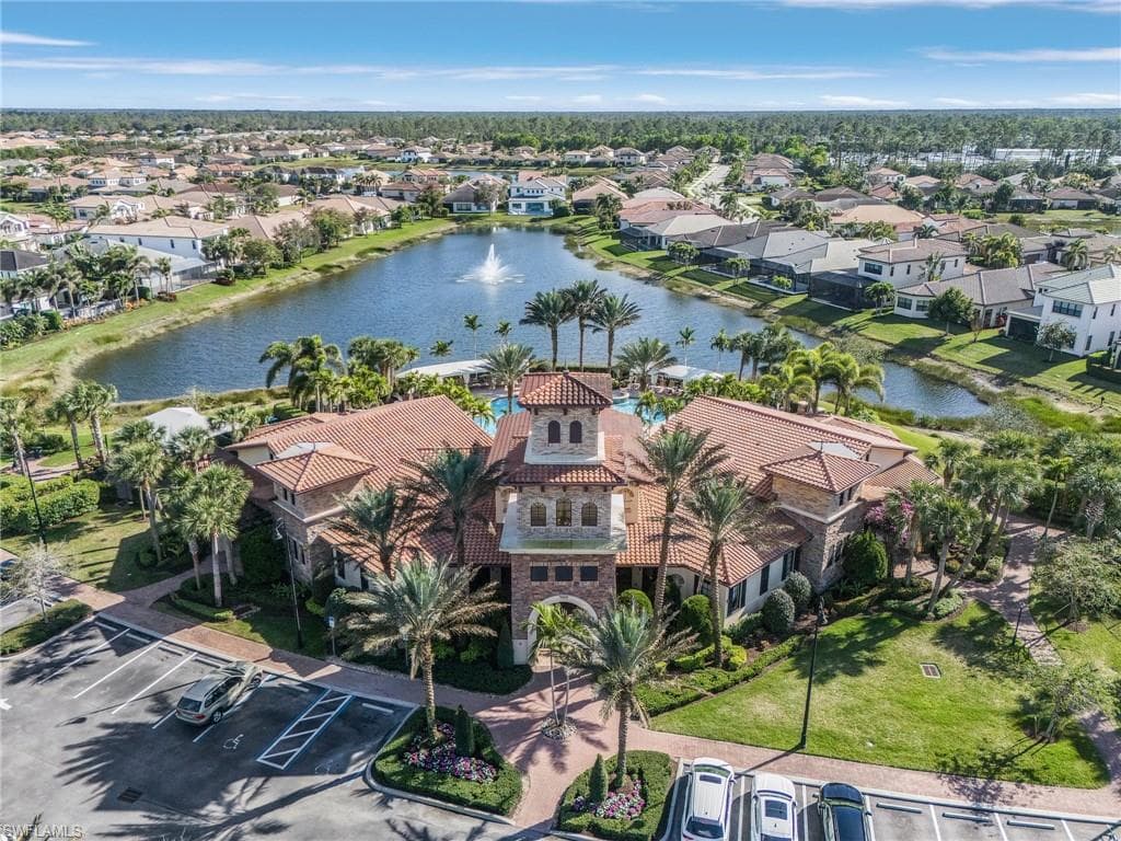 9221 Woodhurst Dr, Naples, FL 34120-44