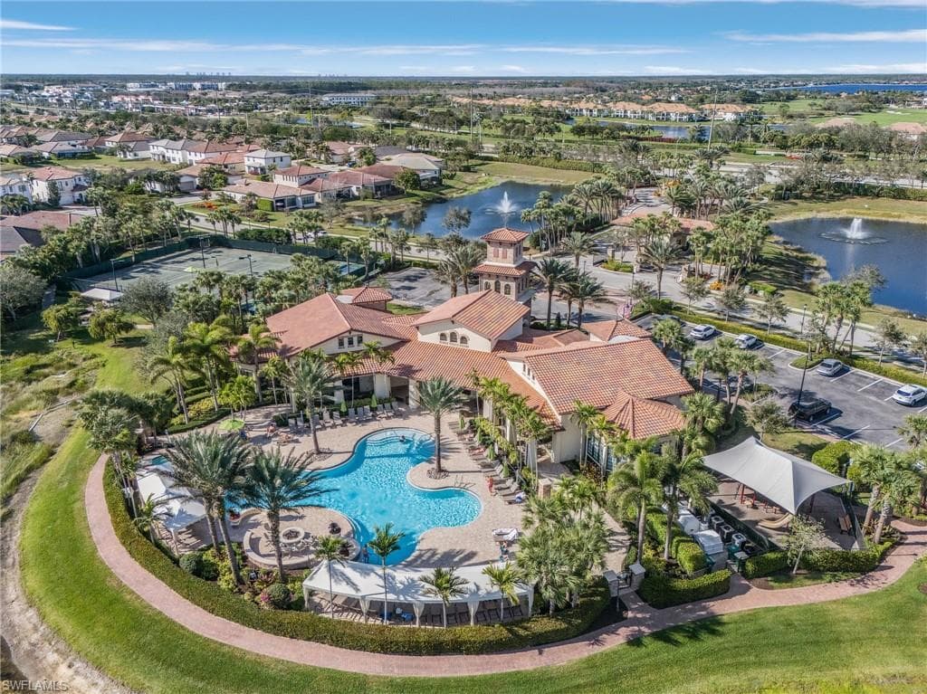 9221 Woodhurst Dr, Naples, FL 34120-45