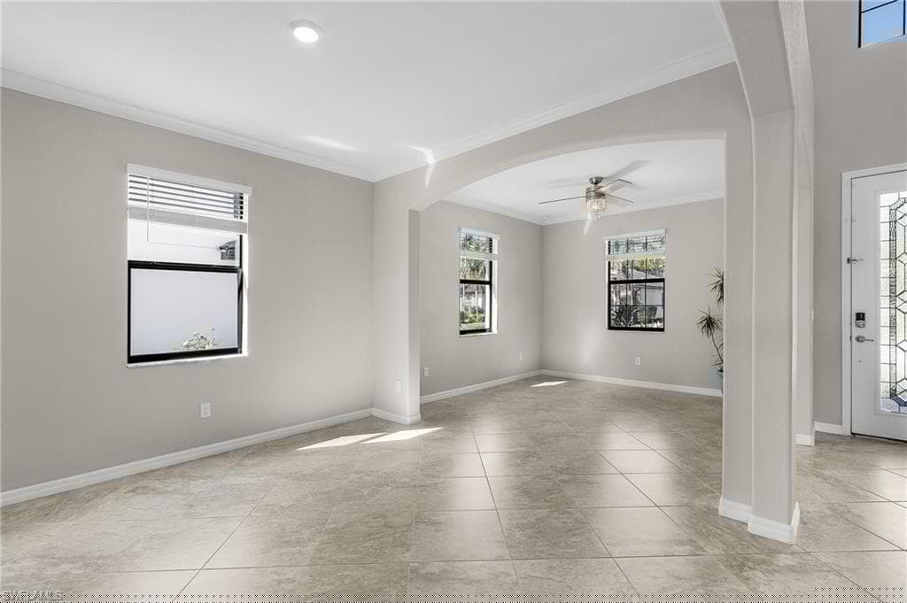 9221 Woodhurst Dr, Naples, FL 34120-6