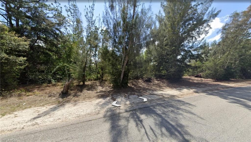 3907 Sunset Rd, Lehigh Acres, FL 33971-4