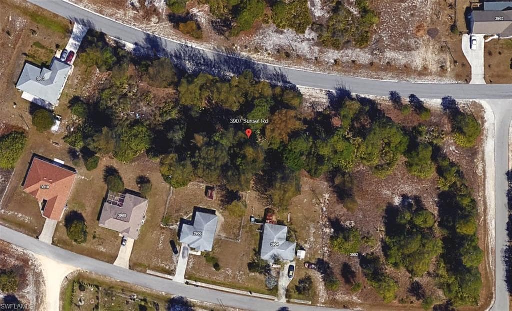3907 Sunset Rd, Lehigh Acres, FL 33971-5