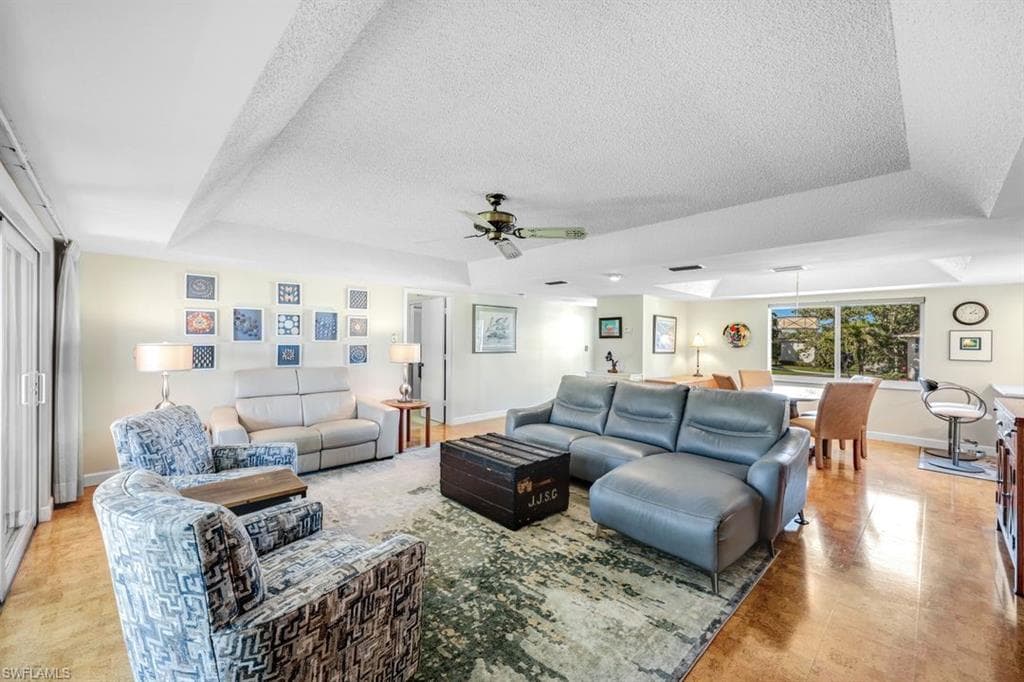 261 Memory Ln 2704, Naples, FL 34112-1