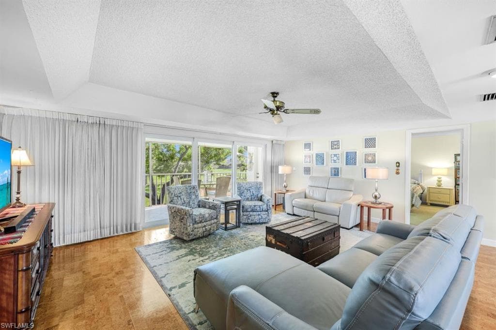 261 Memory Ln 2704, Naples, FL 34112-3