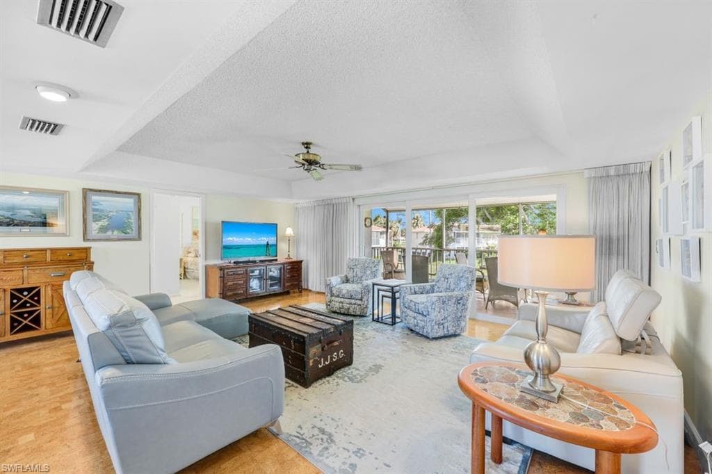 261 Memory Ln 2704, Naples, FL 34112-5