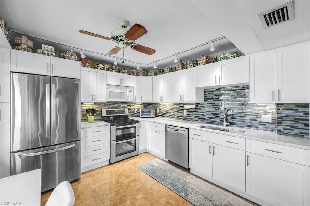 261 Memory Ln 2704, Naples, FL 34112-8