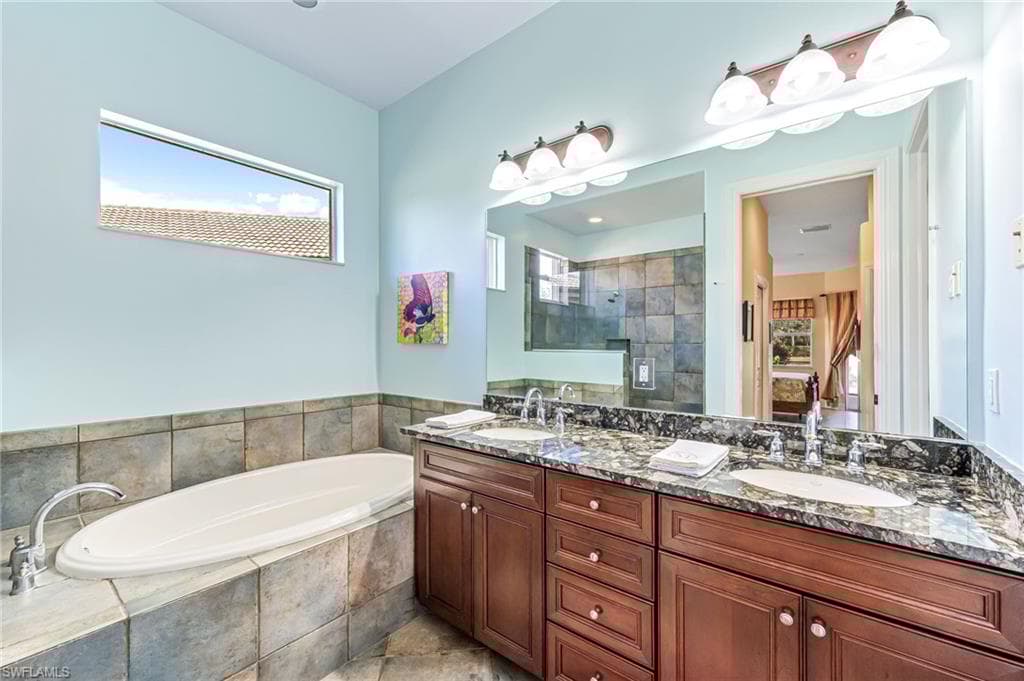 6173 Dogleg Dr, Naples, FL 34113-15