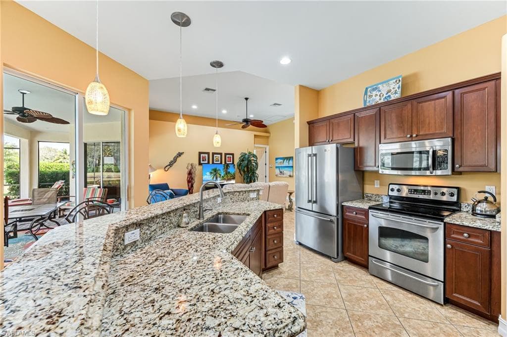 6173 Dogleg Dr, Naples, FL 34113-2